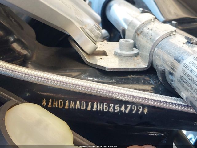 2017 HARLEY-DAVIDSON FLHTCUTG 1HD1MAD11HB854799 Photo 9