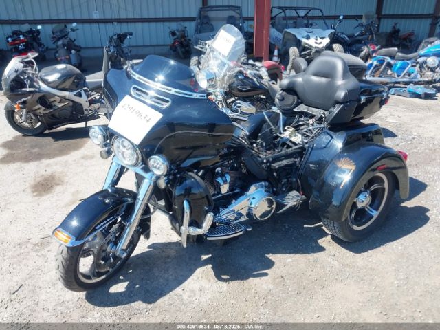 2017 HARLEY-DAVIDSON FLHTCUTG 1HD1MAD11HB854799 Photo 1