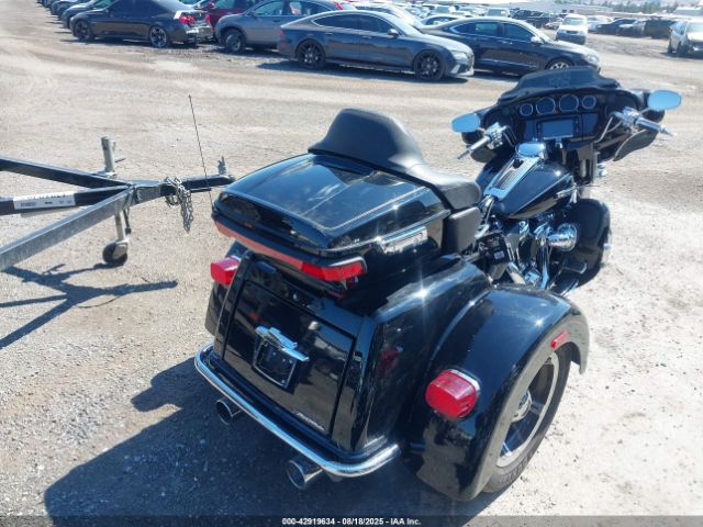 2017 HARLEY-DAVIDSON FLHTCUTG 1HD1MAD11HB854799 Photo 3