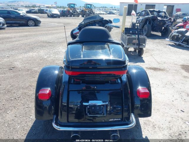 2017 HARLEY-DAVIDSON FLHTCUTG 1HD1MAD11HB854799 Photo 5