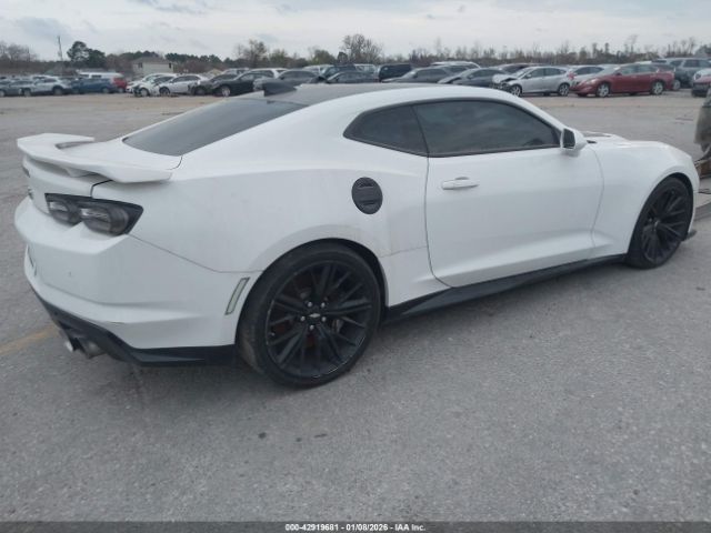2017 CHEVROLET CAMARO 1G1FK1R60H0203623 Photo 3