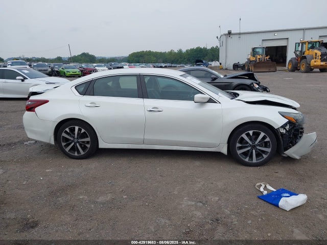 1N4AL3AP9HC257926 Nissan 2017
