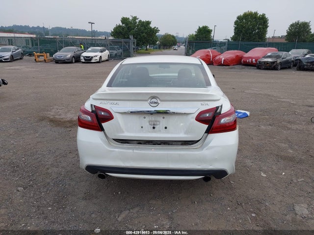 1N4AL3AP9HC257926 Nissan 2017
