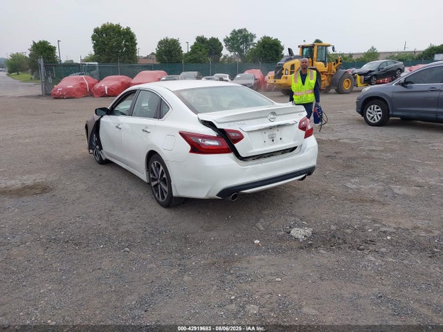 1N4AL3AP9HC257926 Nissan 2017