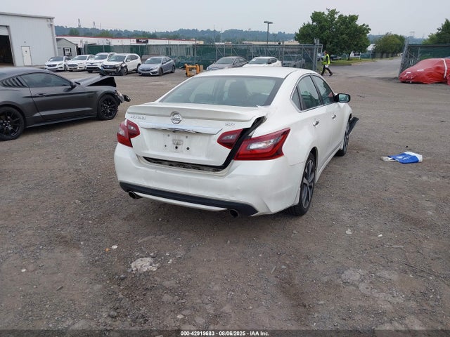 1N4AL3AP9HC257926 Nissan 2017