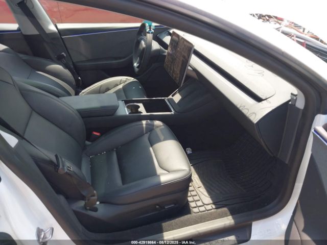 2025 TESLA MODEL 3 5YJ3E1EA8SF931825 Photo 4