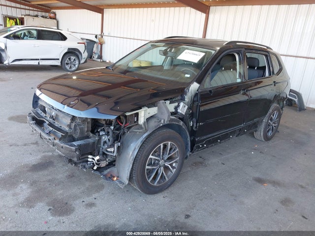 Volkswagen Tiguan 2021 3VV1B7AX9MM145075 Image 2