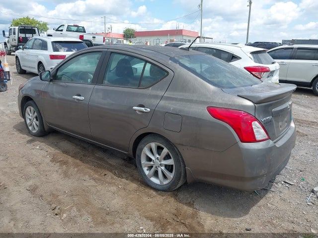3N1CN7AP9GL819088 Nissan 2016
