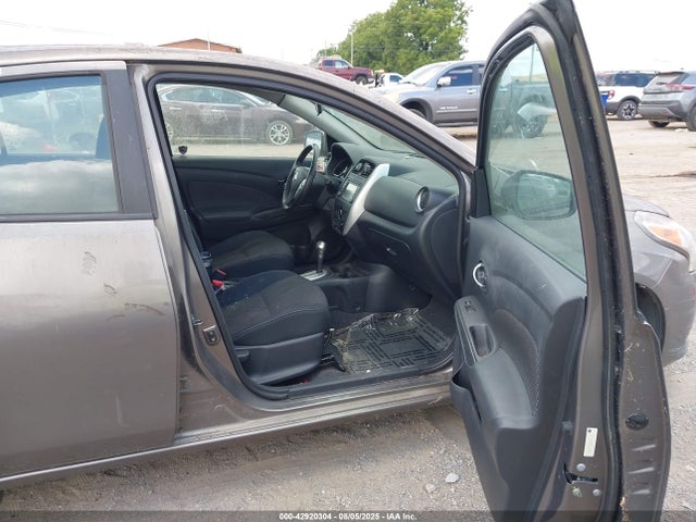 3N1CN7AP9GL819088 Nissan 2016