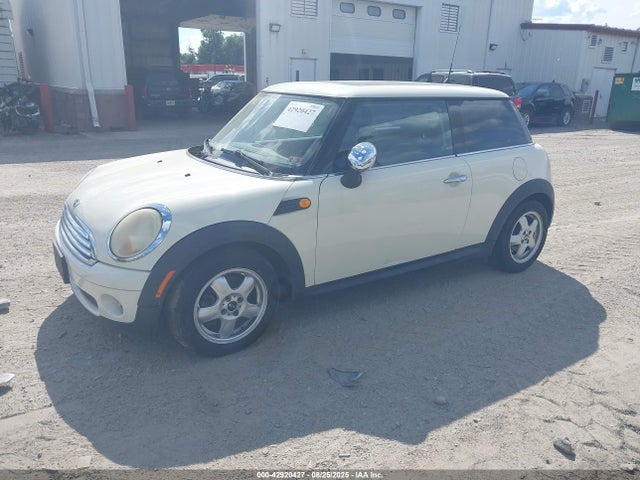 2009 MINI COOPER WMWMF33559TW73237 Photo 1