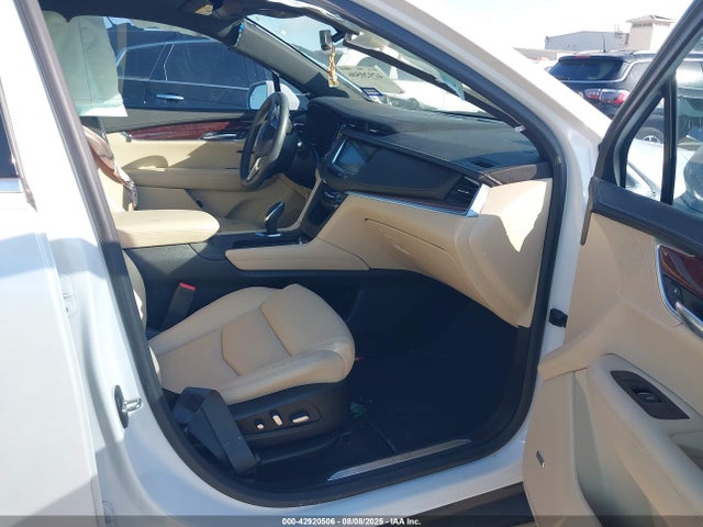 2017 CADILLAC XT5 1GYKNBRS4HZ325763 Photo 4