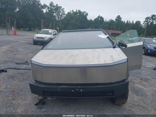 2024 TESLA CYBERTRUCK 7G2CEHEE9RA019883 Photo 9