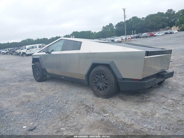 2024 TESLA CYBERTRUCK 7G2CEHEE9RA019883 Photo 2