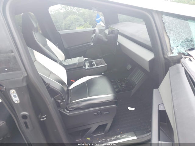 2024 TESLA CYBERTRUCK 7G2CEHEE9RA019883 Photo 4