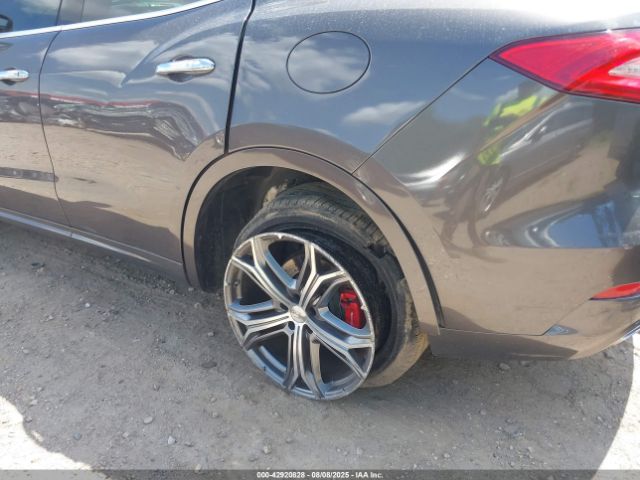 2019 MASERATI LEVANTE ZN661YUA8KX308289 Photo 5