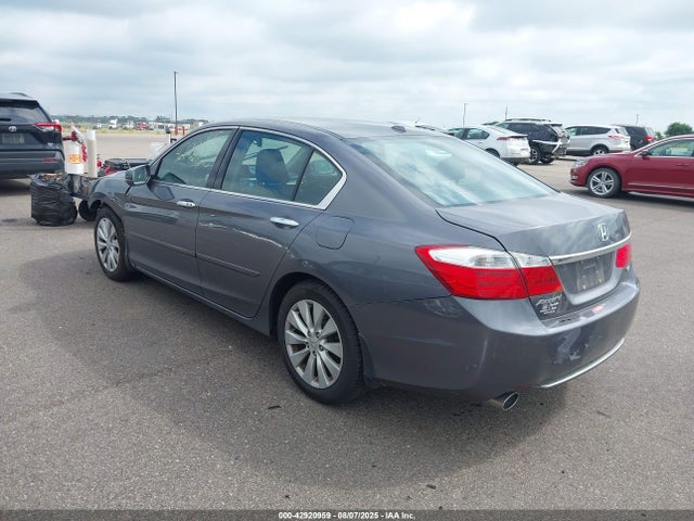 Honda j35y1 2015 1HGCR3F84FA028454 Image 3