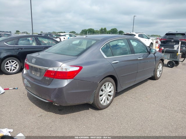 Honda j35y1 2015 1HGCR3F84FA028454 Image 4