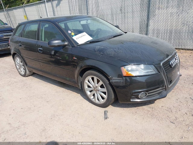 2011 AUDI A3 WAUBJBFM3BA073143 Photo 0