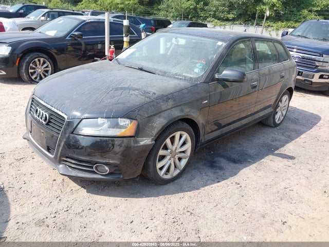 2011 AUDI A3 WAUBJBFM3BA073143 Photo 1