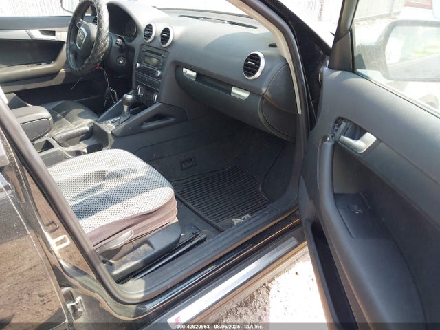 2011 AUDI A3 WAUBJBFM3BA073143 Photo 4