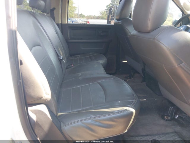 3C6UR4HJ8EG327977 RAM 2500