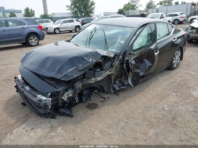 Nissan 2023 2023 1N4BL4BV3PN422041 Image 2