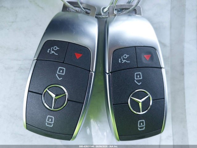 W1N4M4GB2RW380384 Mercedes-Benz m260