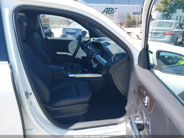 W1N4M4GB2RW380384 Mercedes-Benz m260