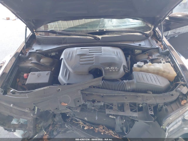 Chrysler 300 2020 2C3CCABG2LH250123 Image 10