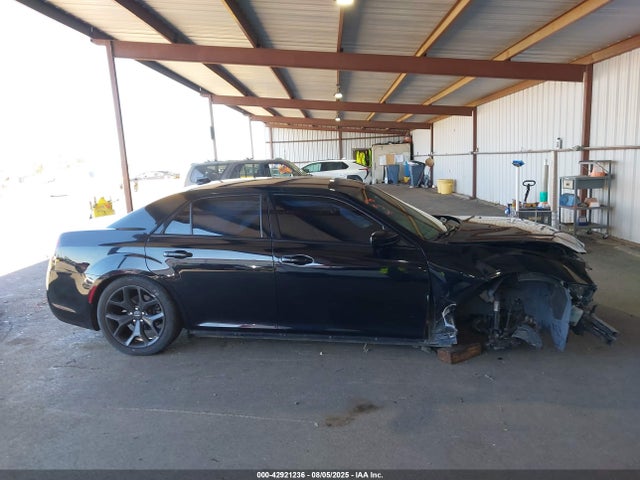 Chrysler 300 2020 2C3CCABG2LH250123 Image 13
