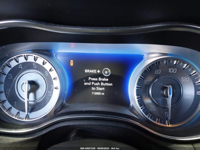 Chrysler 300 2020 2C3CCABG2LH250123 Image 7