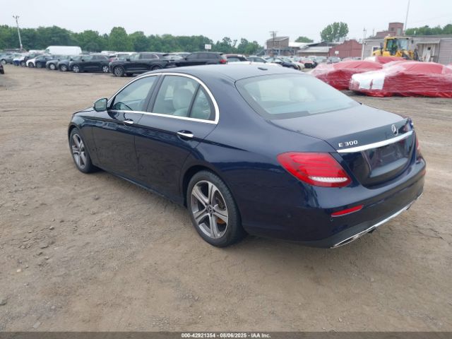 2019 MERCEDES-BENZ E 300 WDDZF4KB6KA509024 Photo 2