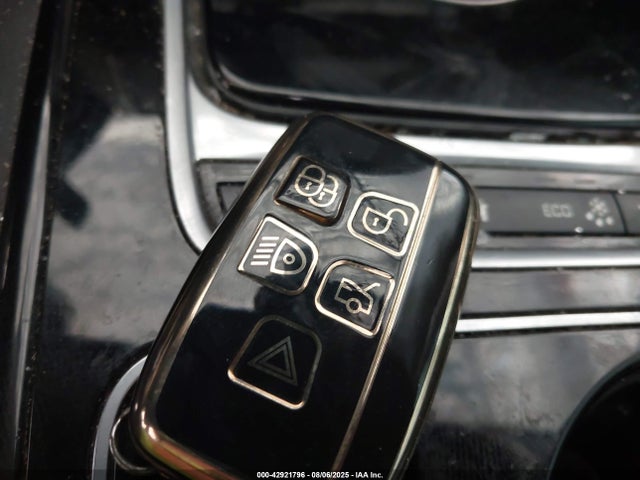 2017 JAGUAR XE SAJAD4BV5HA975769 Photo 10