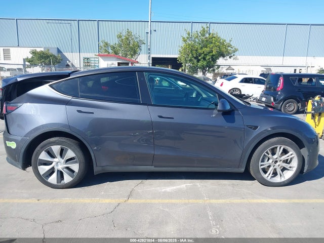 7SAYGDEEXNF572277 Tesla Model Y