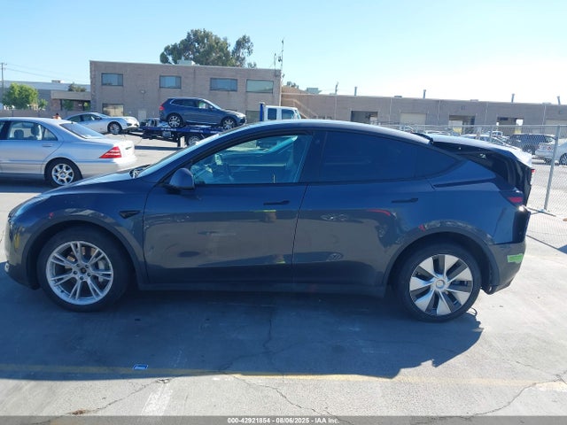 7SAYGDEEXNF572277 Tesla Model Y