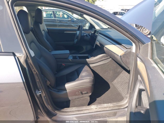 7SAYGDEEXNF572277 Tesla Model Y
