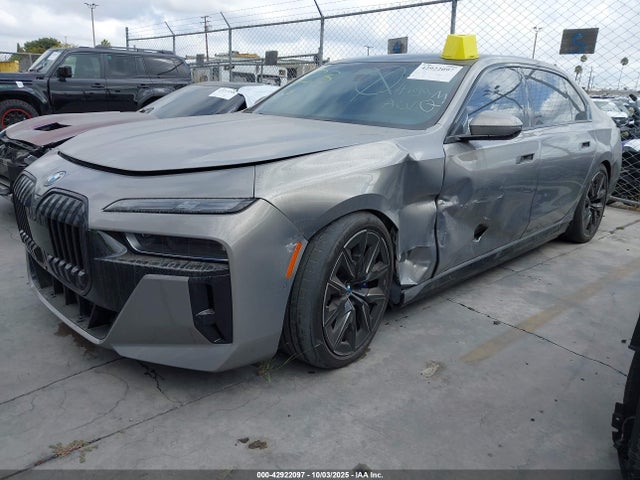 BMW i7 2024 WBY53EJ06RCP25573 Image 2