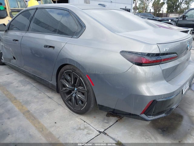 BMW i7 2024 WBY53EJ06RCP25573 Image 3