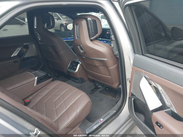 BMW i7 2024 WBY53EJ06RCP25573 Image 8
