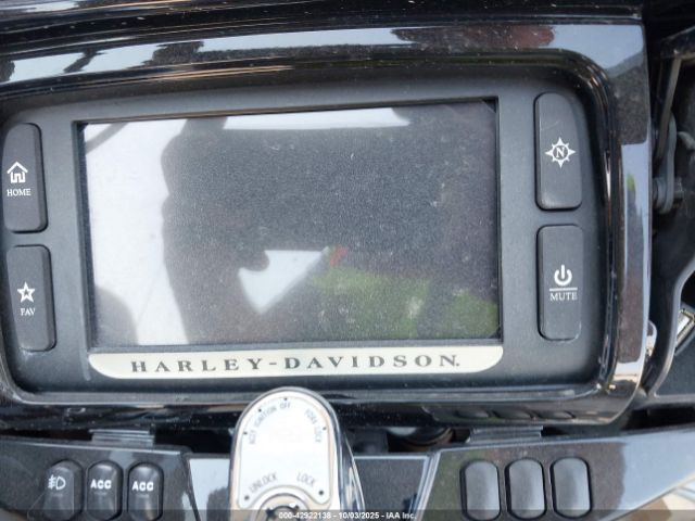 2016 HARLEY-DAVIDSON FLHTK 1HD1KEL16GB624768 Photo 6