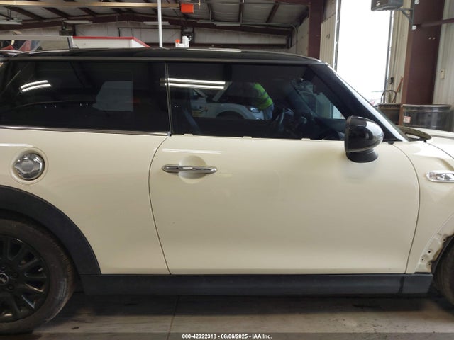 Mini 2017 2017 WMWXP7C51H2C61390 Image 14