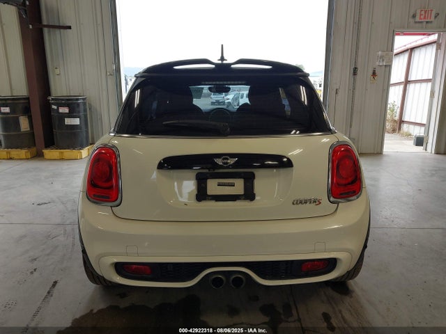 Mini 2017 2017 WMWXP7C51H2C61390 Image 17