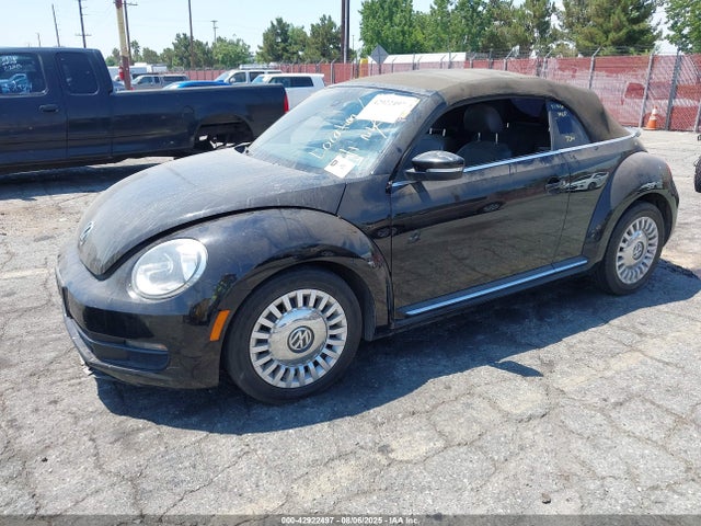 3VW517AT3GM800204 Volkswagen 2016