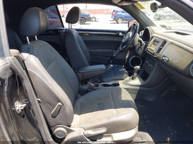 3VW517AT3GM800204 Volkswagen 2016