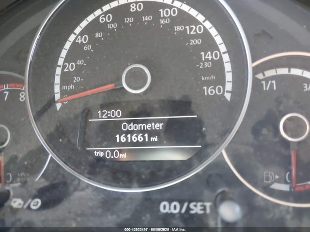 3VW517AT3GM800204 Volkswagen 2016