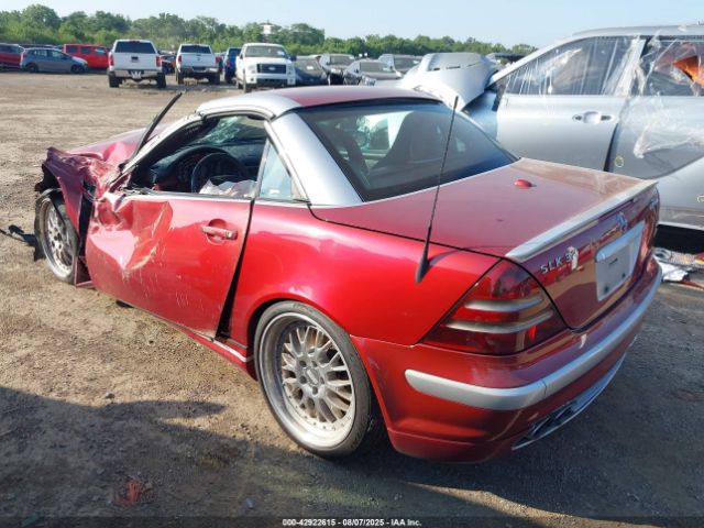 2002 MERCEDES-BENZ SLK 32 AMG WDBKK66FX2F237725 Photo 2