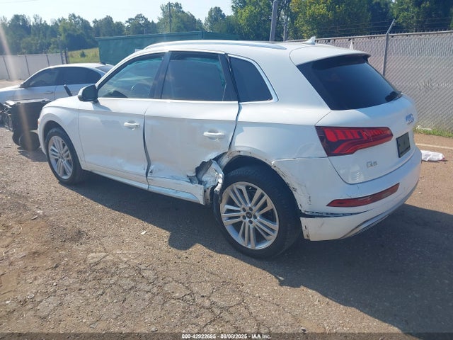 2018 AUDI Q5 WA1BNAFY0J2214256 Photo 2