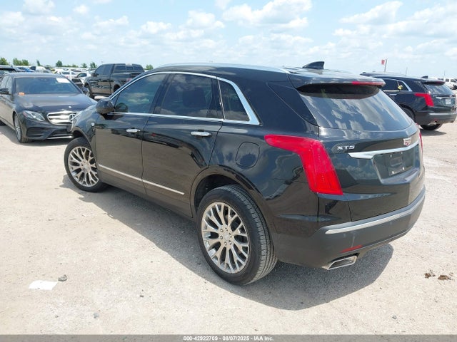 2017 CADILLAC XT5 1GYKNCRS7HZ164105 Photo 2