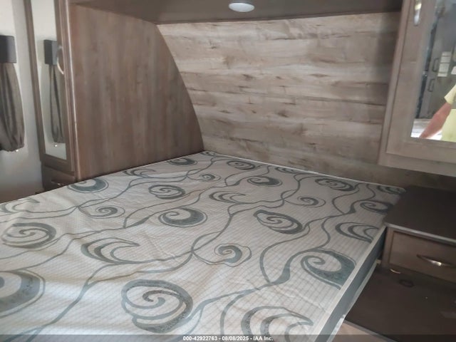 4YDT24024JM938204 Dutchman 2018