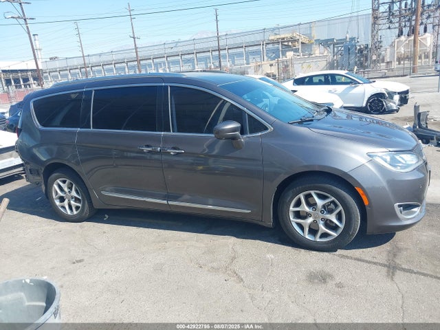 2C4RC1EG7HR850901 Chrysler Pacifica